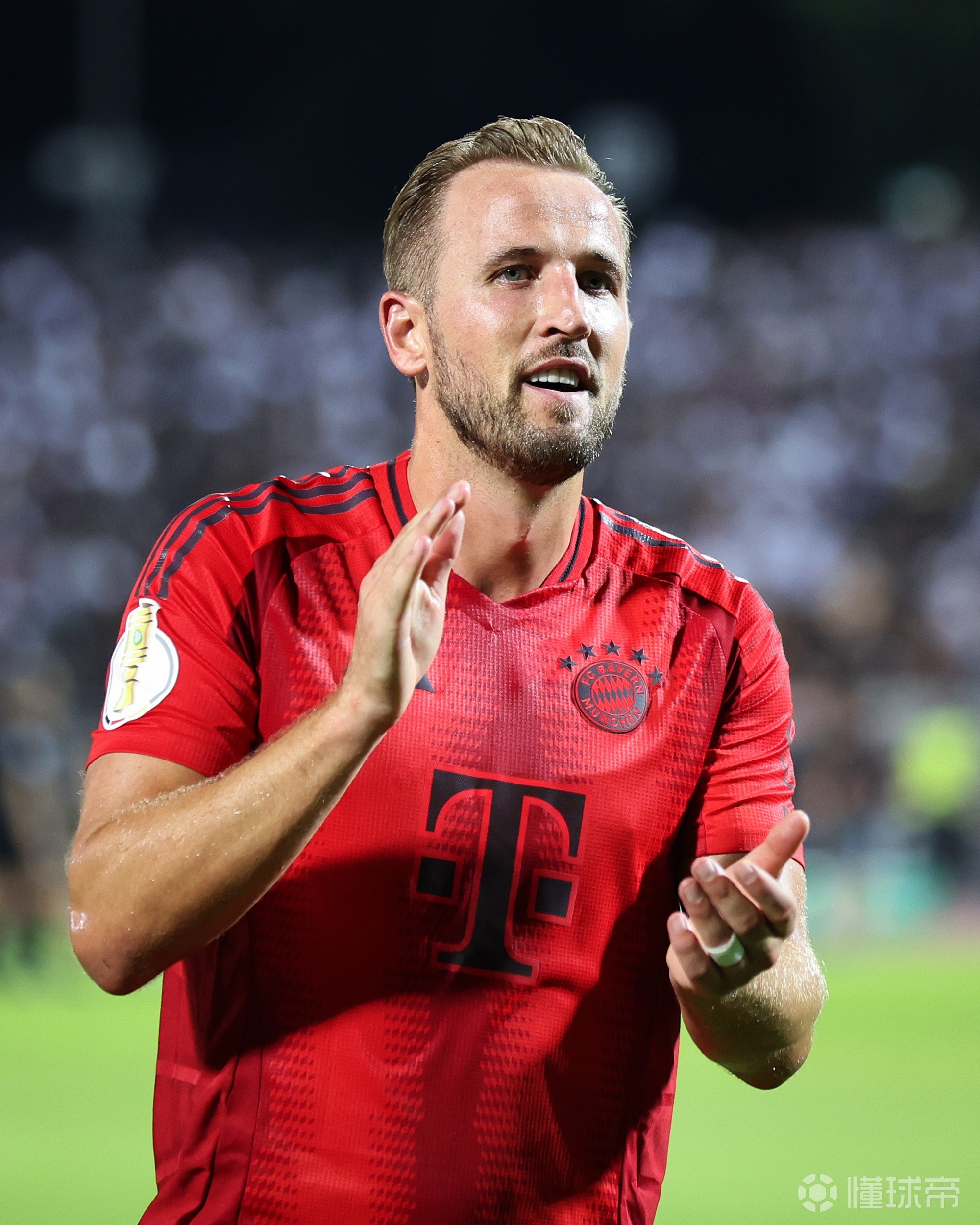 爱游戏体育-凯恩新星险胜表现突出，西班牙队前途光明！