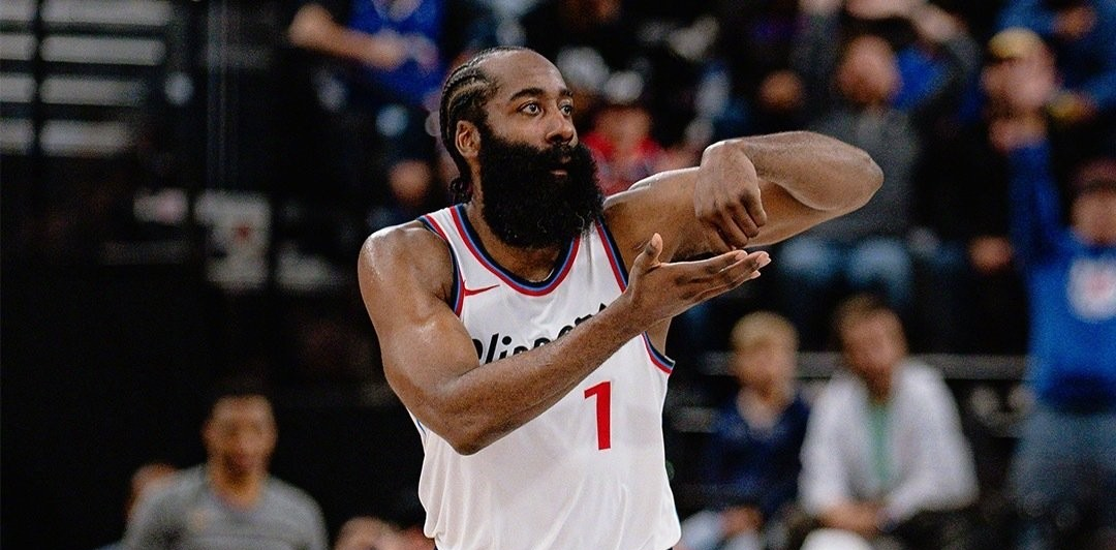 AYX-哈登回归赛场，惊险取胜首场状态亮眼，利物浦观众沸腾！的简单介绍