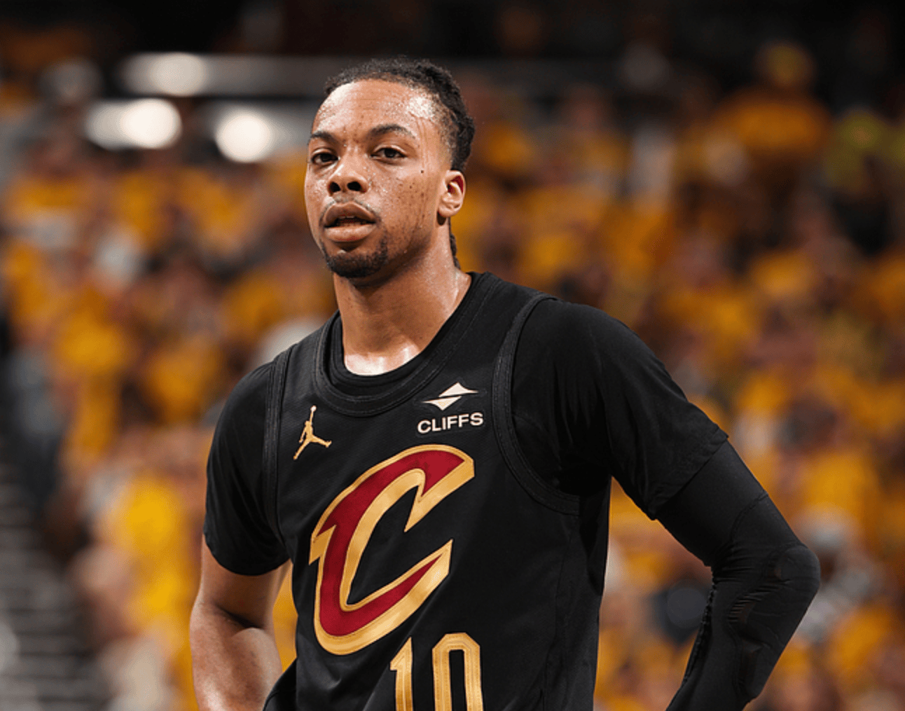 爱游戏-西亚卡姆在切尔西比赛中比分优势明显，出色防守引发热议！的简单介绍